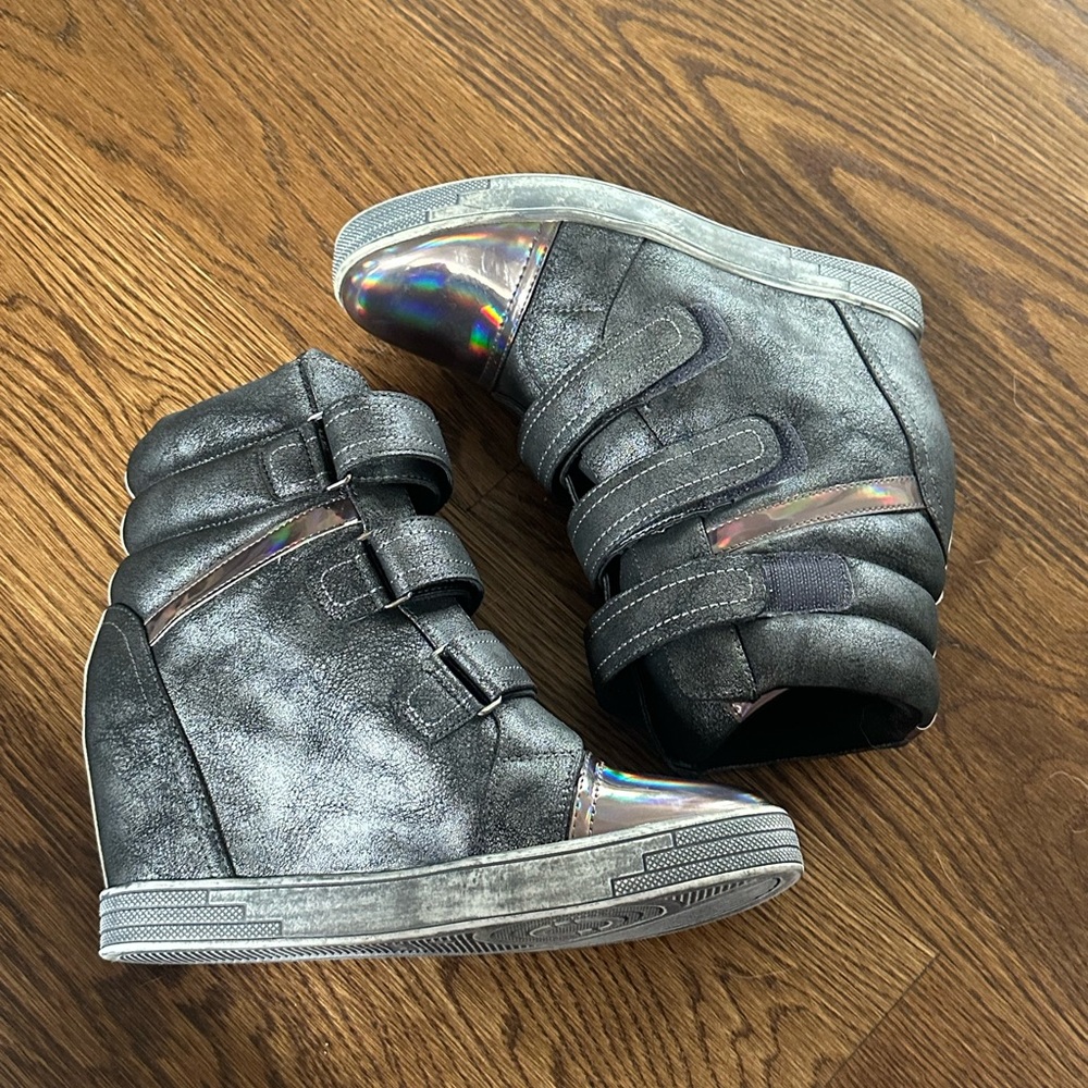 Stylish Gray and Silver Women's Wedge Sneakers